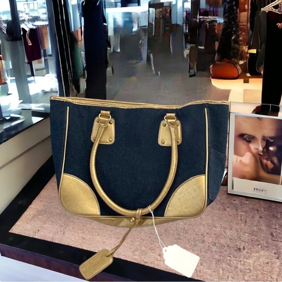 Neiman Marcus jean and gold shoulder bag. - Picture 2 of 12